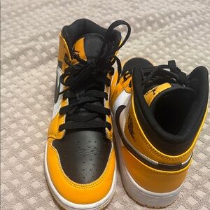 Kids Black and Yellow Taxi Air Jordan’s High-Top Sneakers Size 7Y